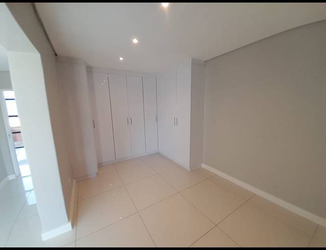 5 BEDROOM FREEHOLD TO LET IN IZINGA ESTATE